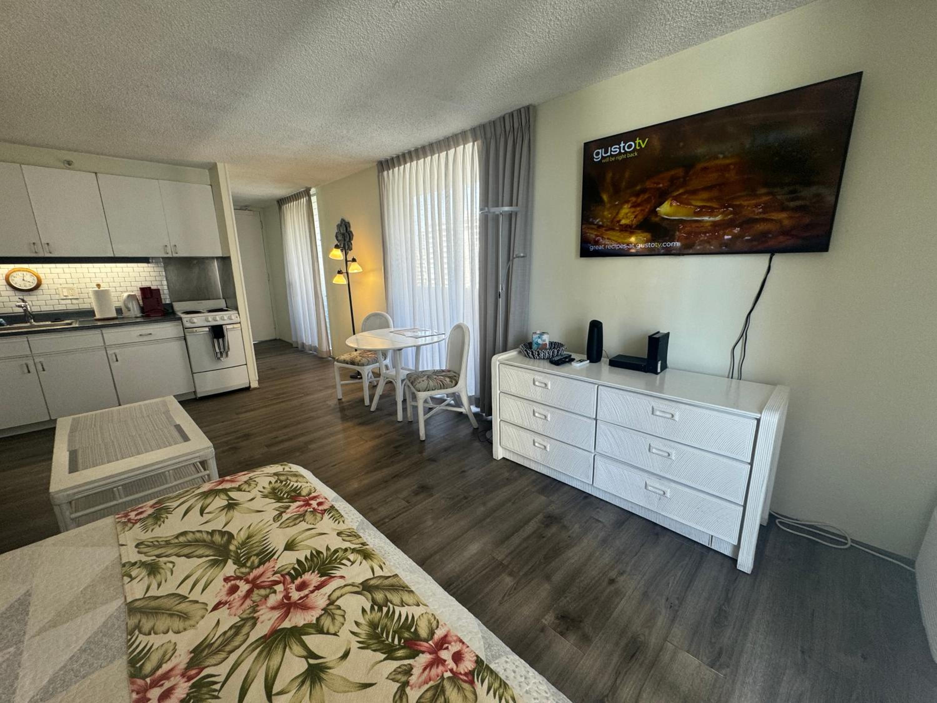Tropical Studios at Marine Surf Waikiki - FREE PARKING - BEST LOCATION - FULL KITCHEN - SWIMMING POOL 照片第 233 張,共 263 張
