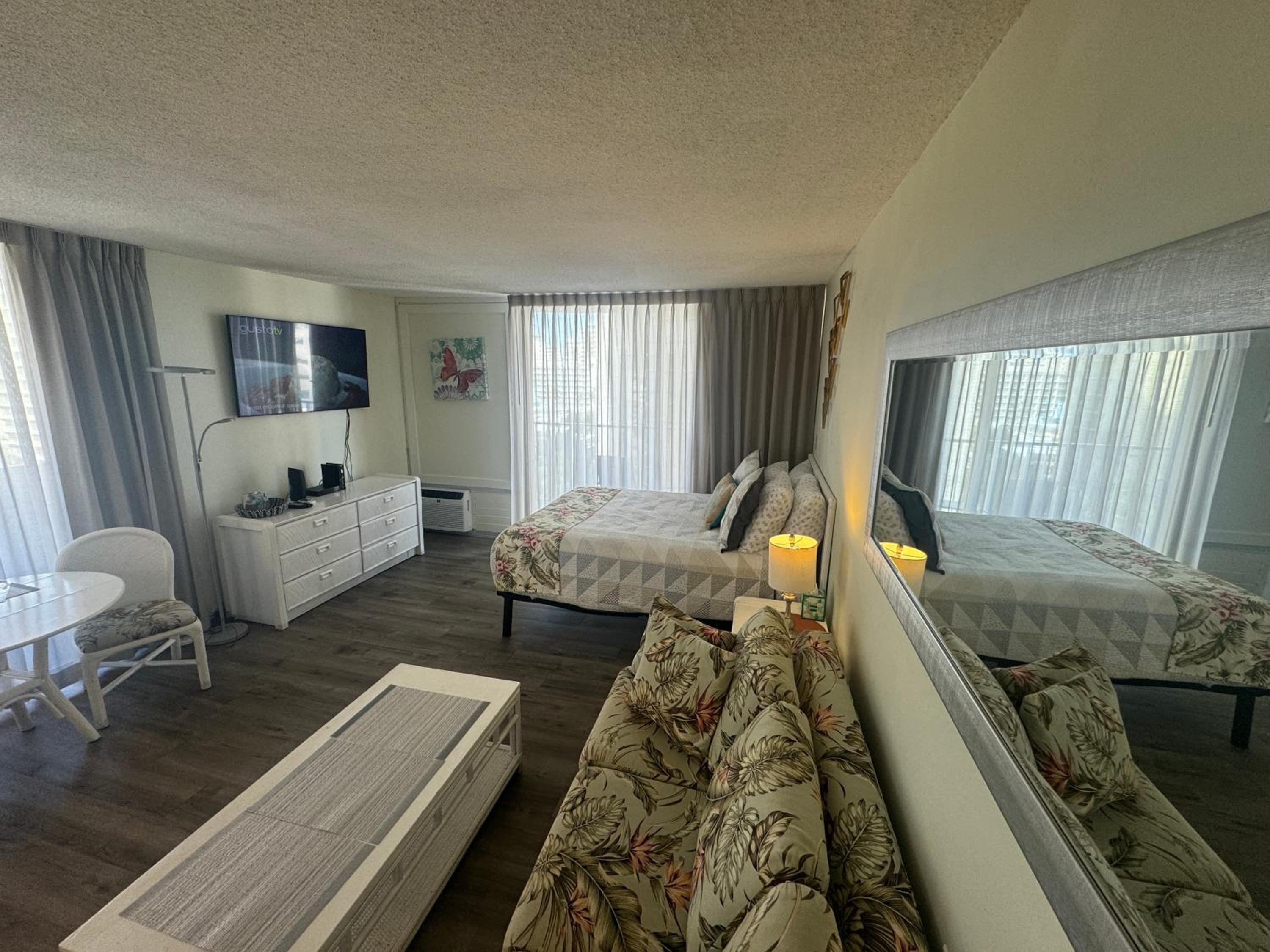 Tropical Studios at Marine Surf Waikiki - FREE PARKING - BEST LOCATION - FULL KITCHEN - SWIMMING POOL 照片第 100 張,共 263 張