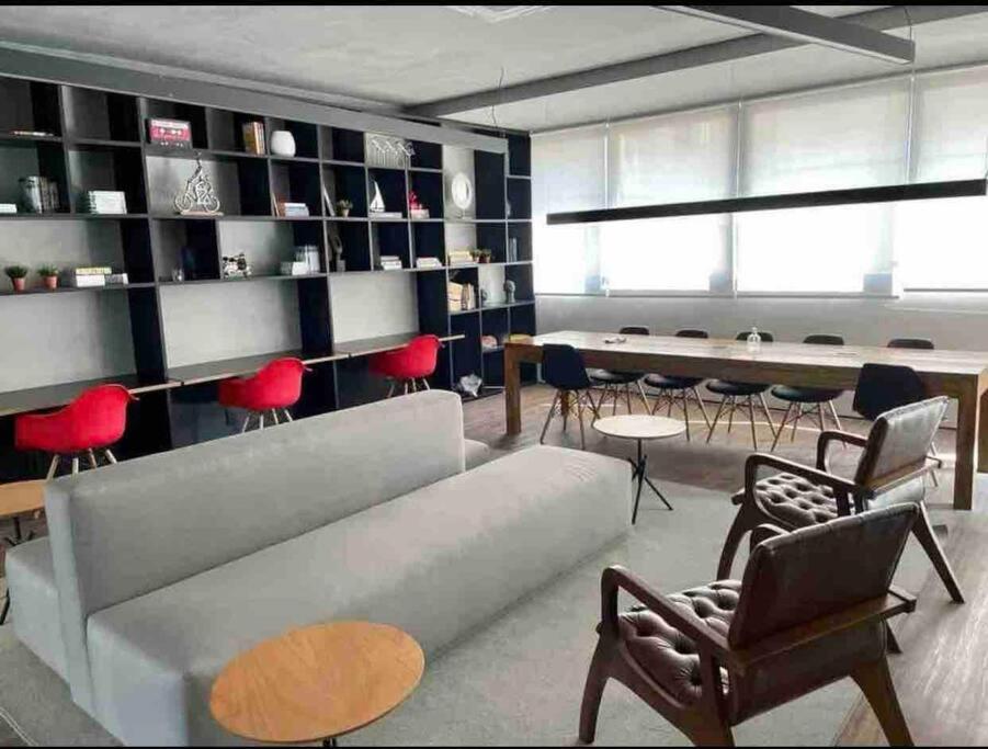 Studio moderno e aconchegante