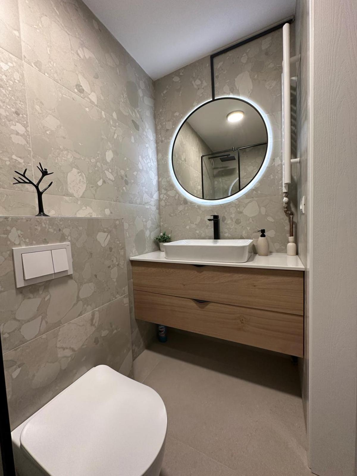 Apartman Avanti - blizina centra,besplatan parking i balkon