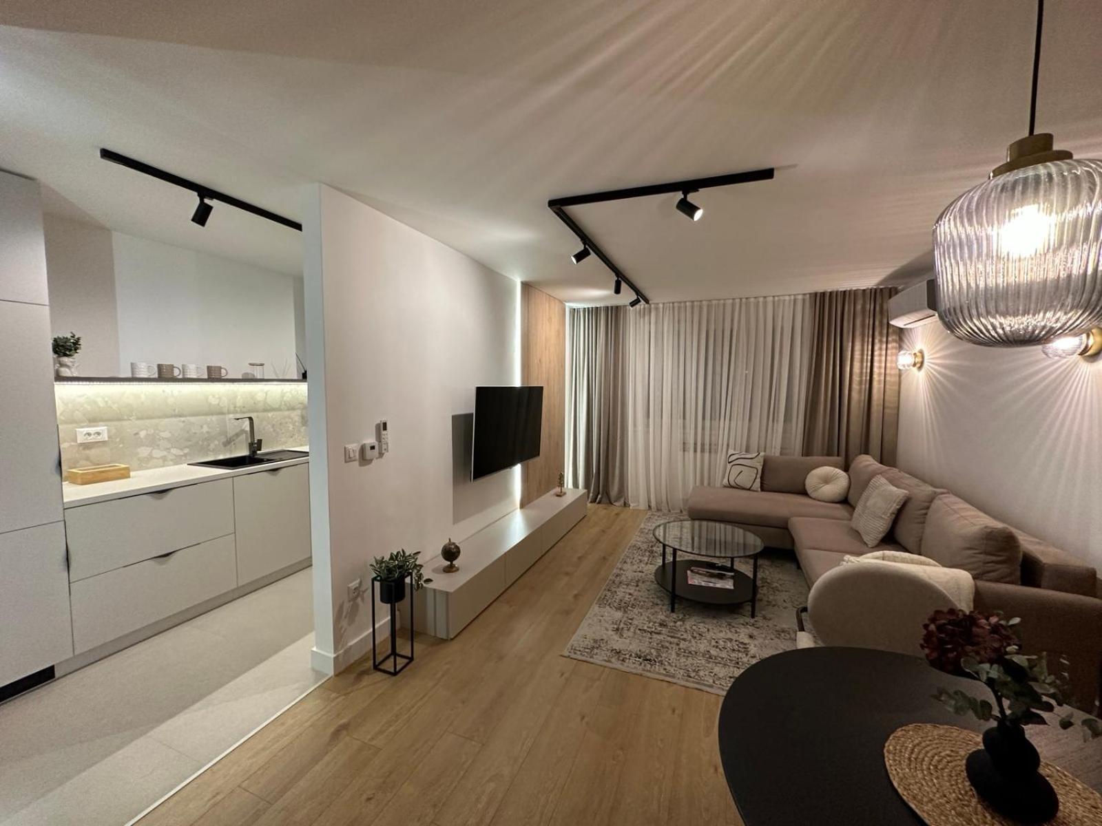 Apartman Avanti - blizina centra,besplatan parking i balkon
