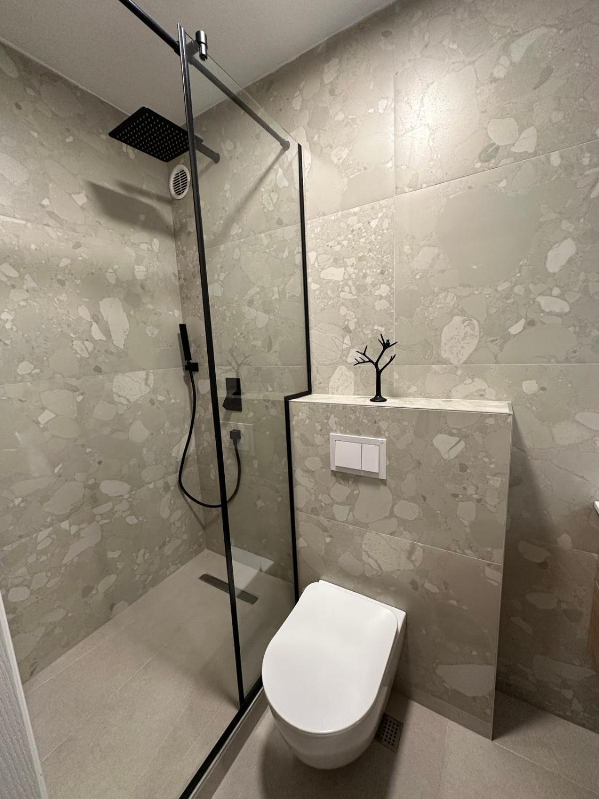 Apartman Avanti - blizina centra,besplatan parking i balkon