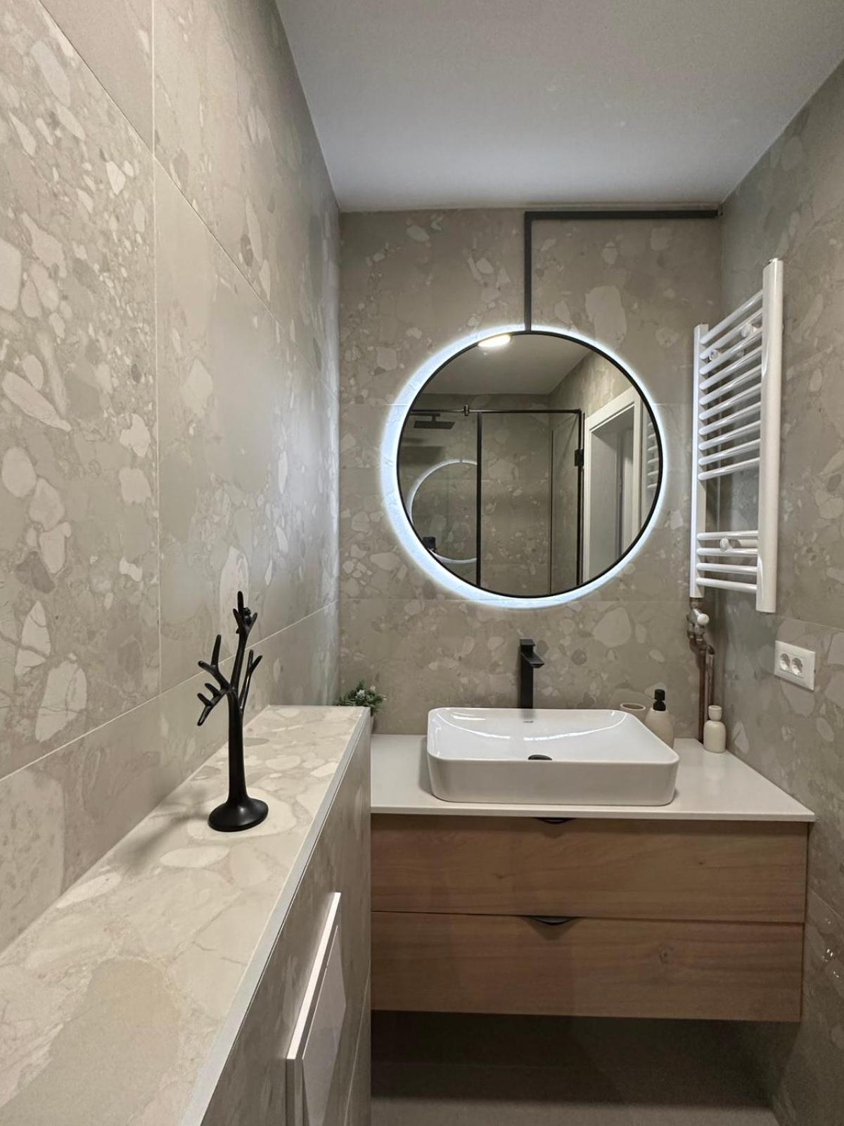 Apartman Avanti - blizina centra,besplatan parking i balkon