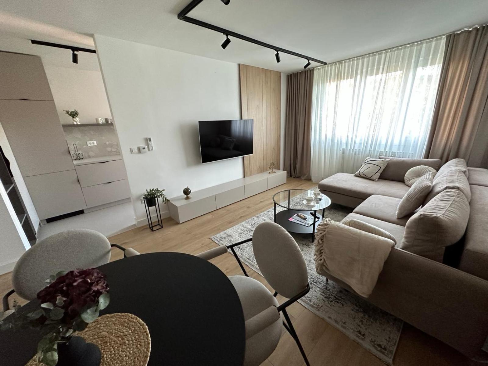 Apartman Avanti - blizina centra,besplatan parking i balkon
