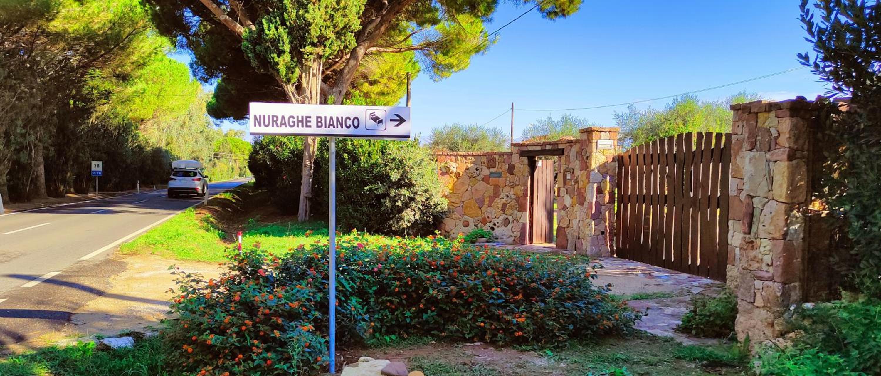 Nuraghe Bianco view 2