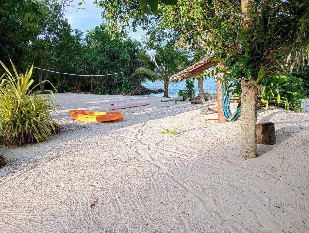 Hideaway Paradise Beach Bungalows view 2