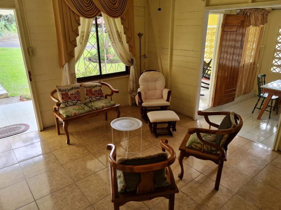 Casa Amarilla