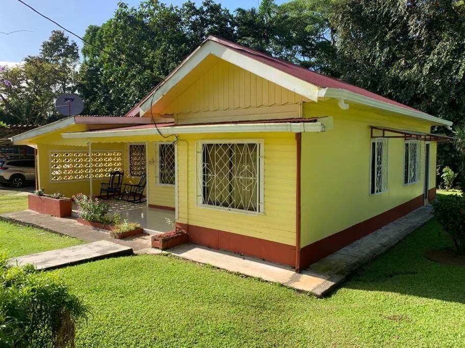 Casa Amarilla