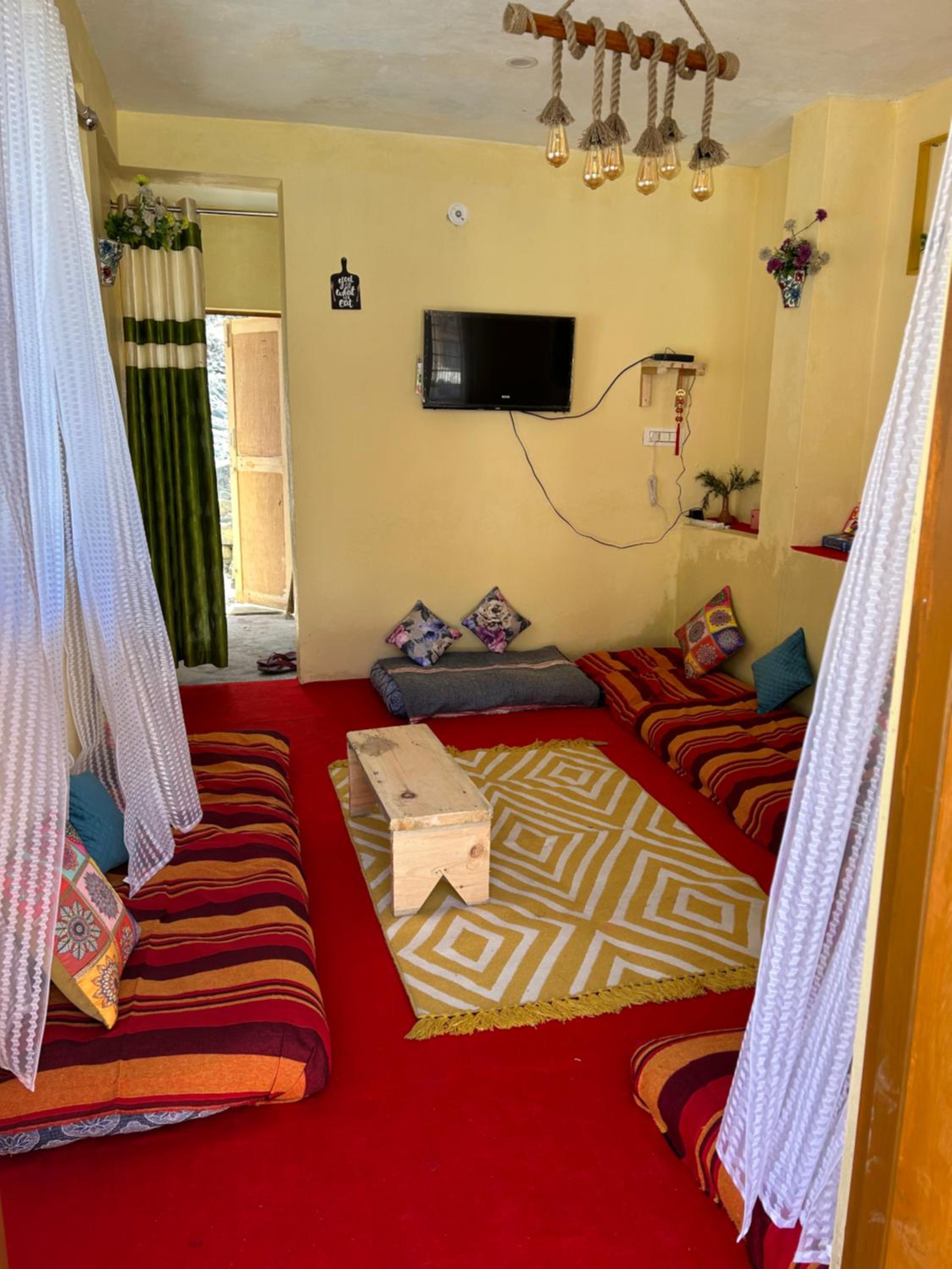 Laxmi Narayan Homestay-Harshil