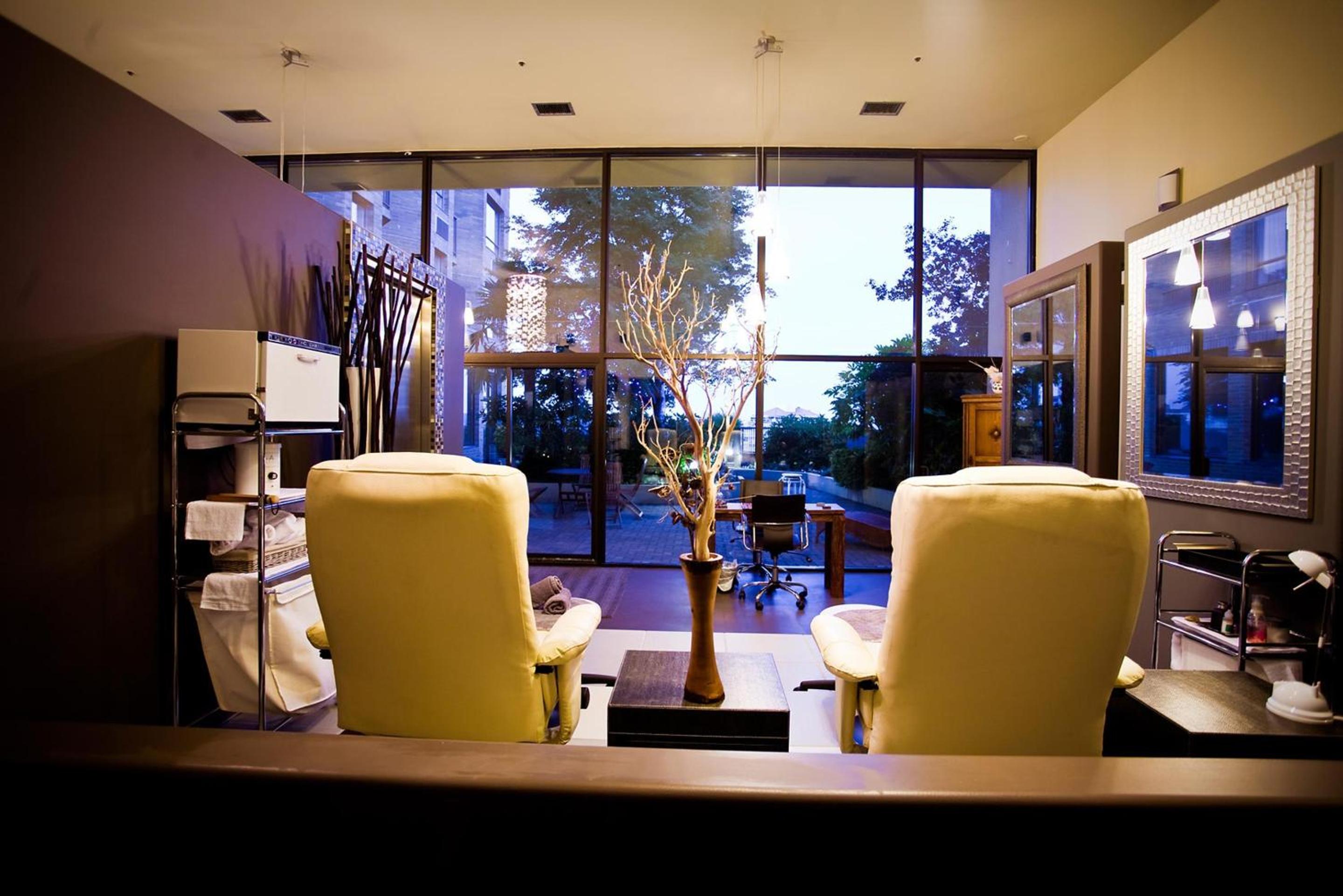 Nanaimo Vacations - Coast Bastion Hotel - Property Image 3