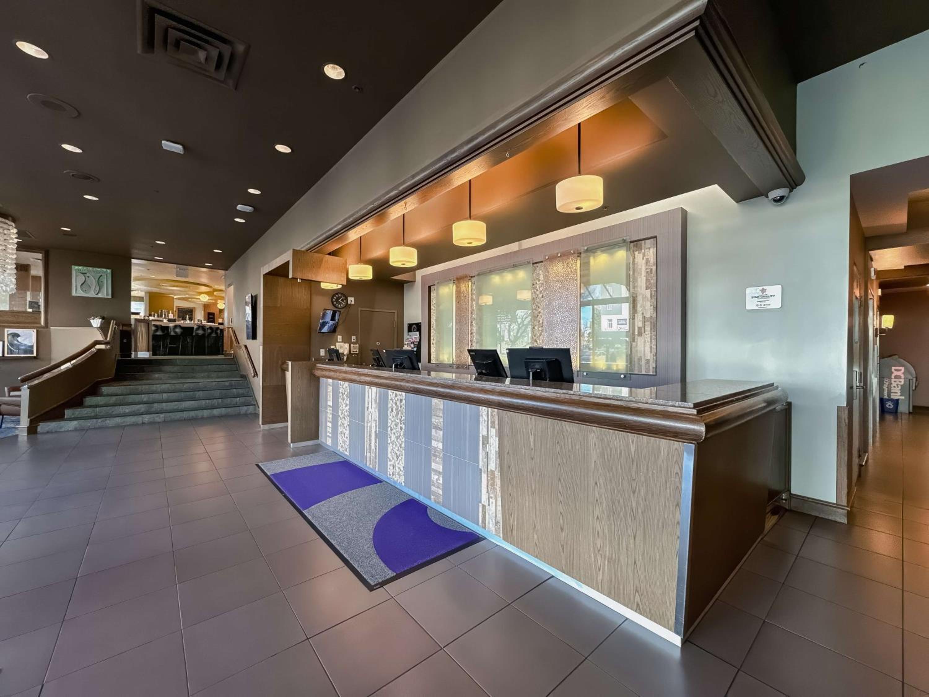 Nanaimo Vacations - Coast Bastion Hotel - Property Image 8