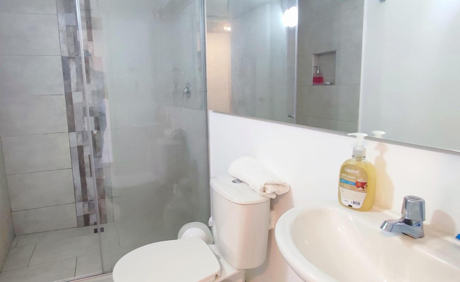 HABITACION 6 BAÑO y Balcón PRIVADO