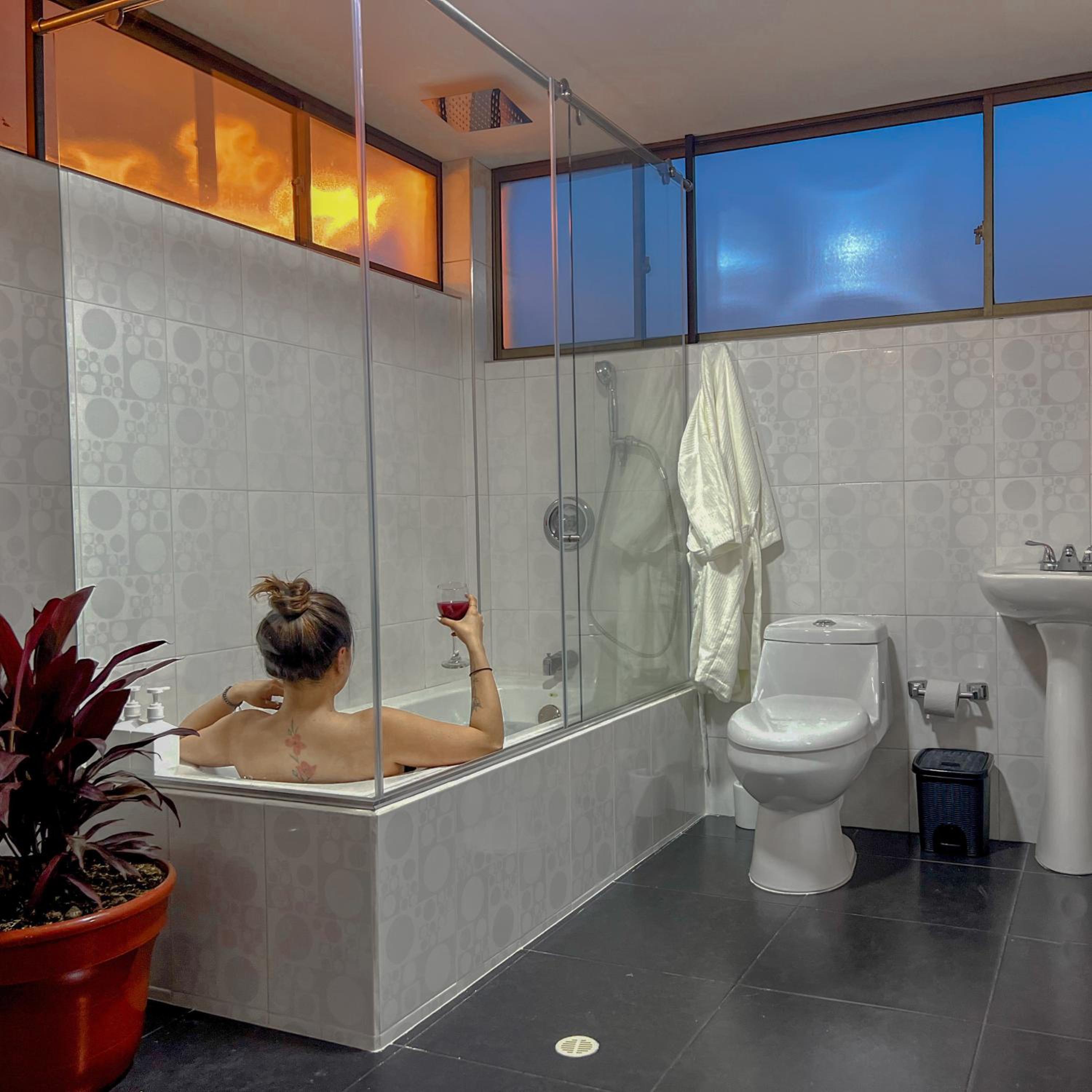 Apartamento con tina para tu relax! Prime location