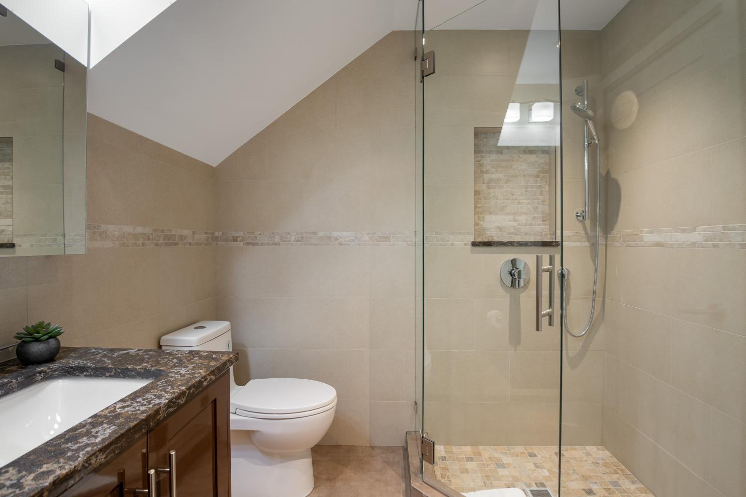 3BR in Snowgoose, Ski In, Luxury Property, Free Shuttle to Lifts, Parking