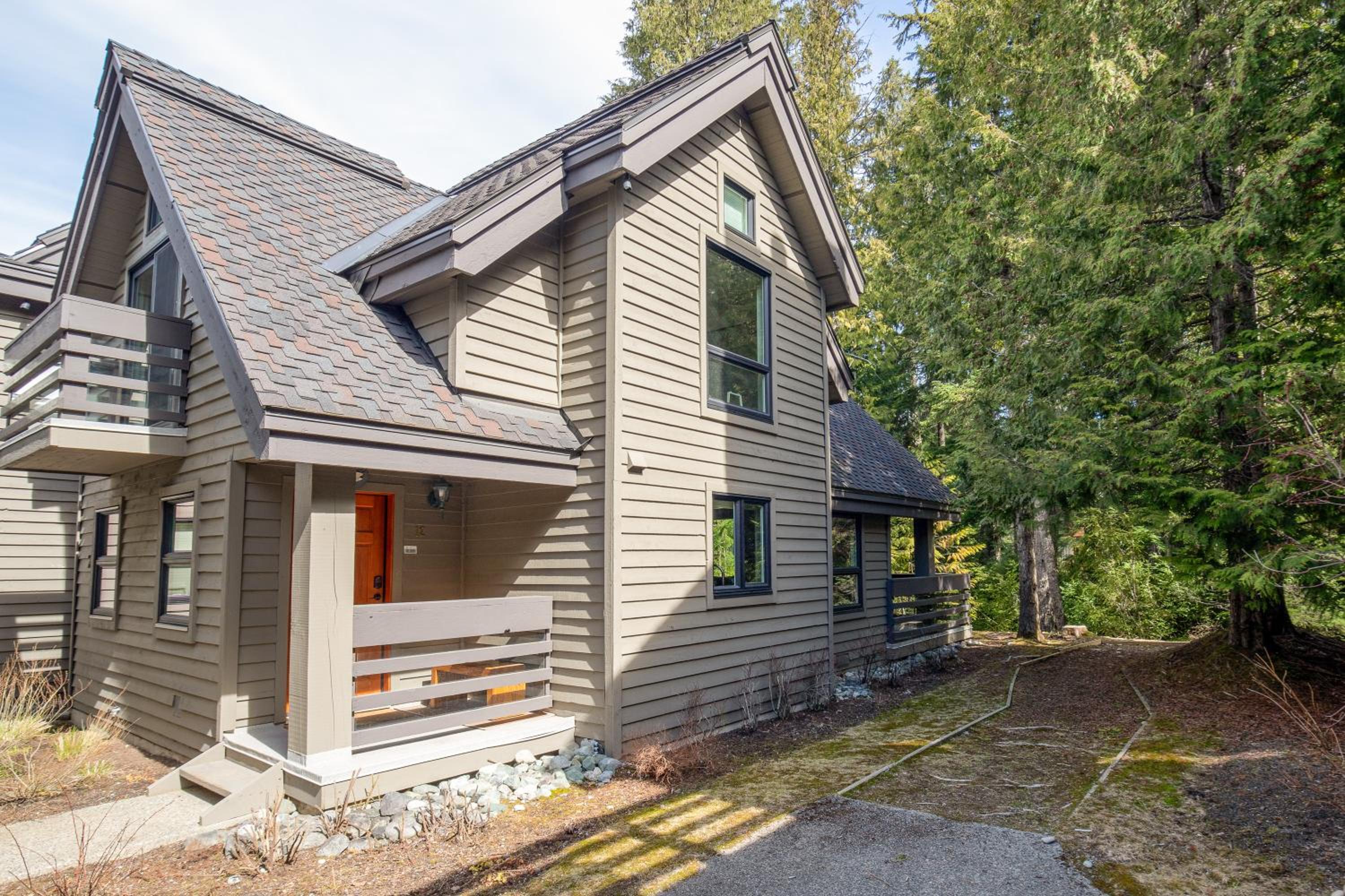 3BR in Snowgoose, Ski In, Luxury Property, Free Shuttle to Lifts, Parking