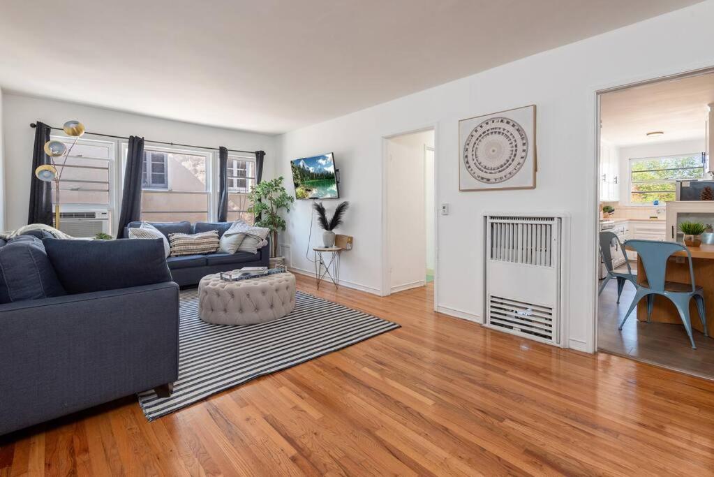 Luxe 1-bedroom Apartment w/ Hot Tub