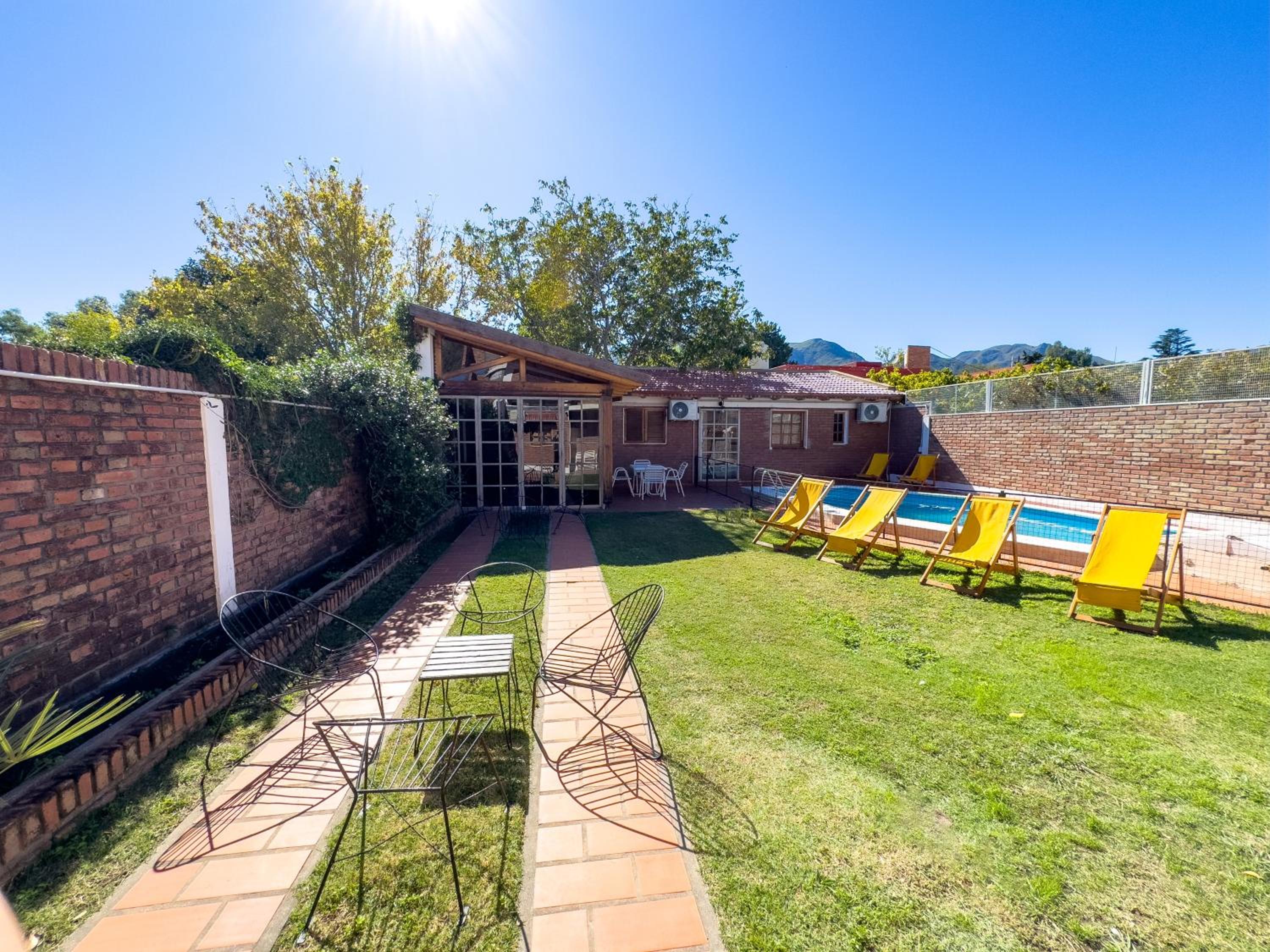 Falucho Hostel