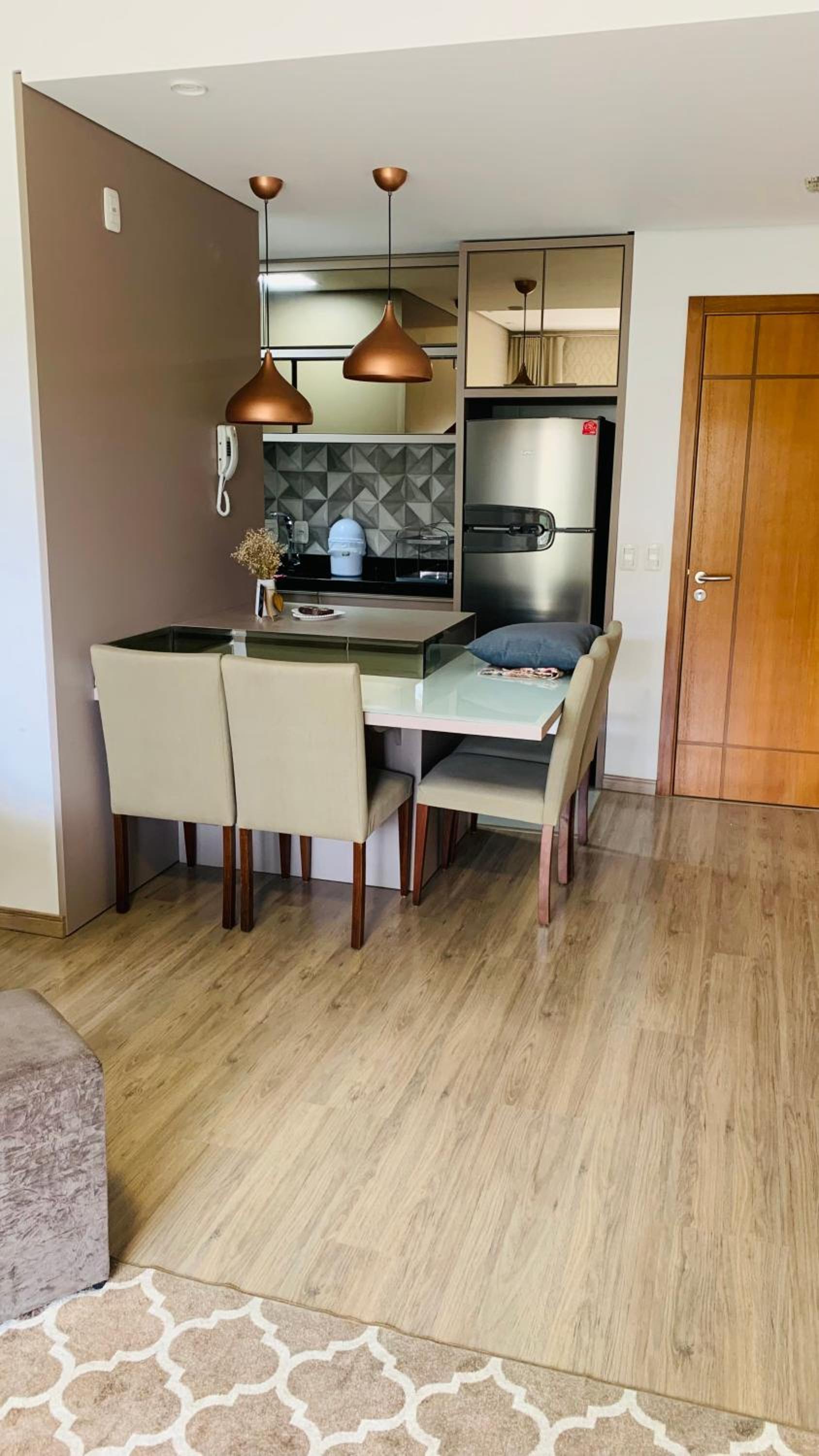 APTO LINDO CONDOMINIO COM PISCINA
