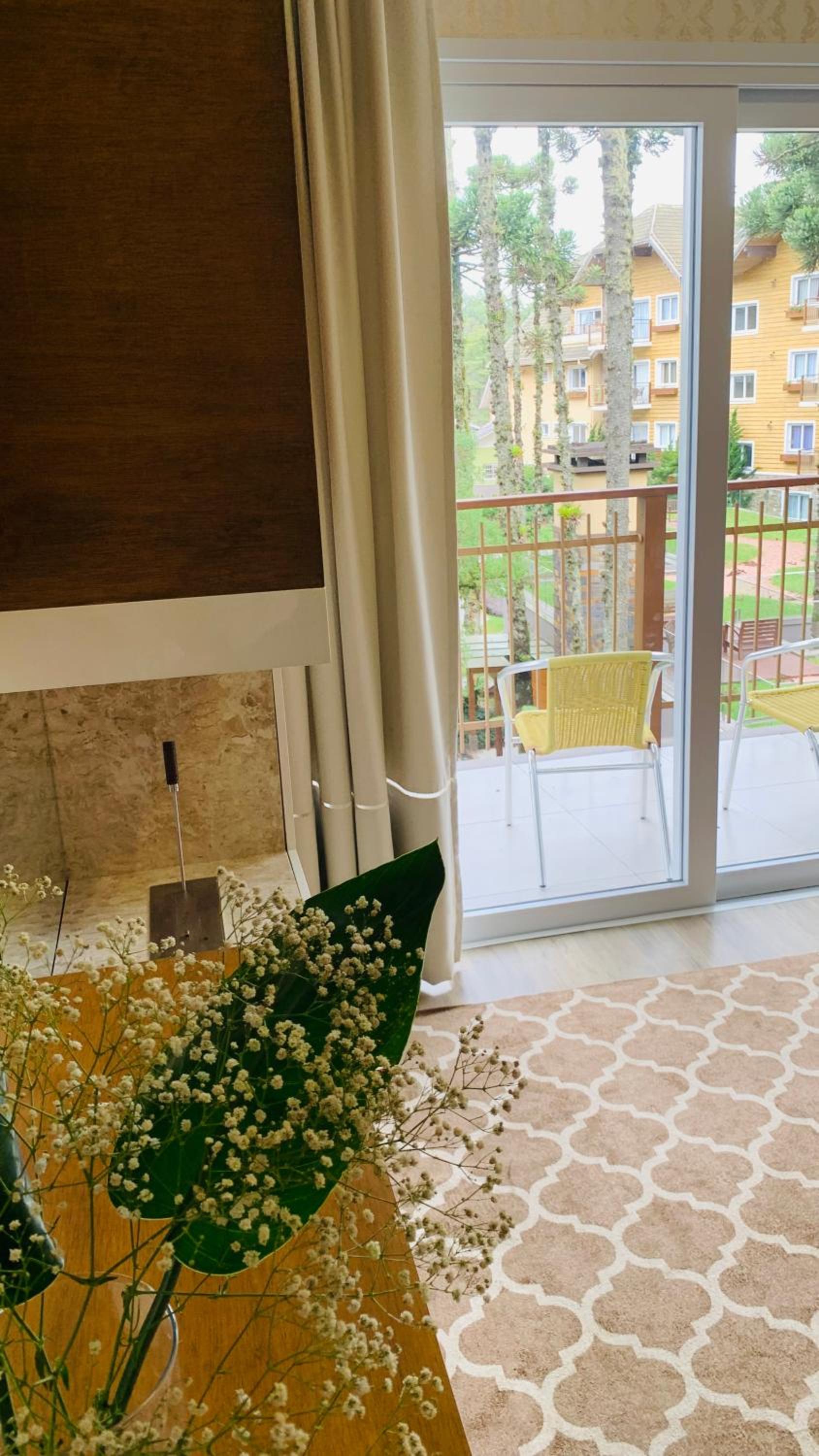 APTO LINDO CONDOMINIO COM PISCINA