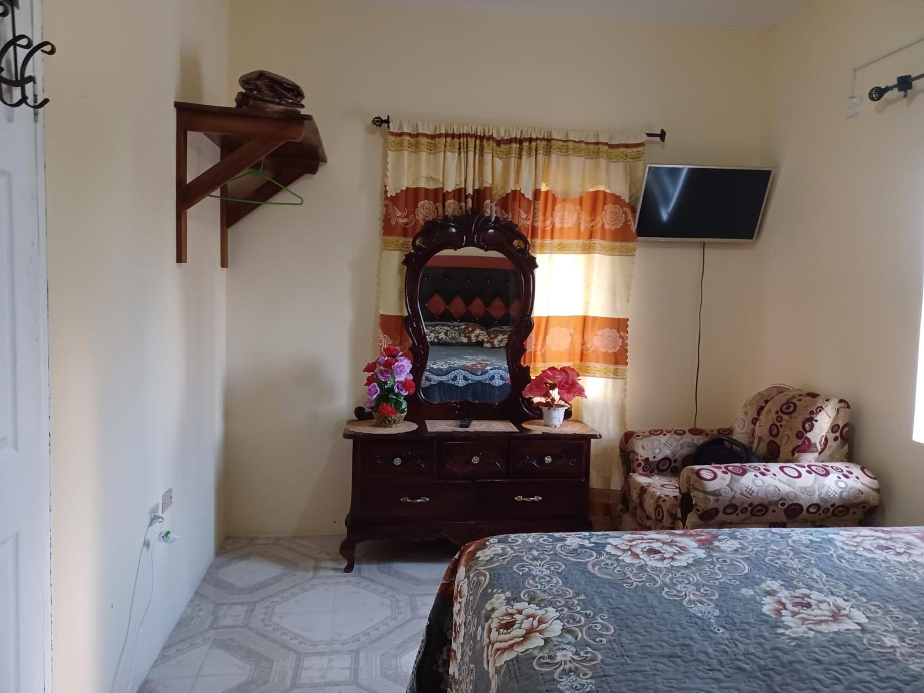 Guest Suite in Old Harbour