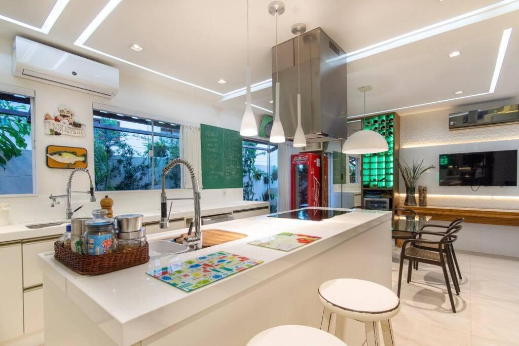 Porto Brasil resort, beira mar, casa com 4 suítes, piscinas