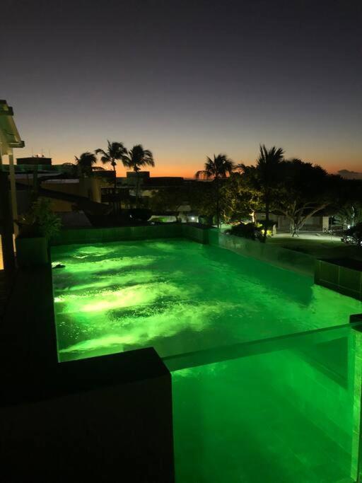 Porto Brasil resort, beira mar, casa com 4 suítes, piscinas