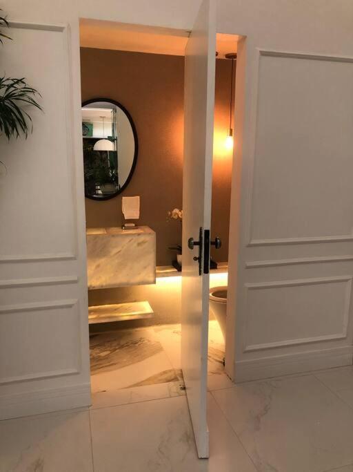 Porto Brasil resort, beira mar, casa com 4 suítes, piscinas