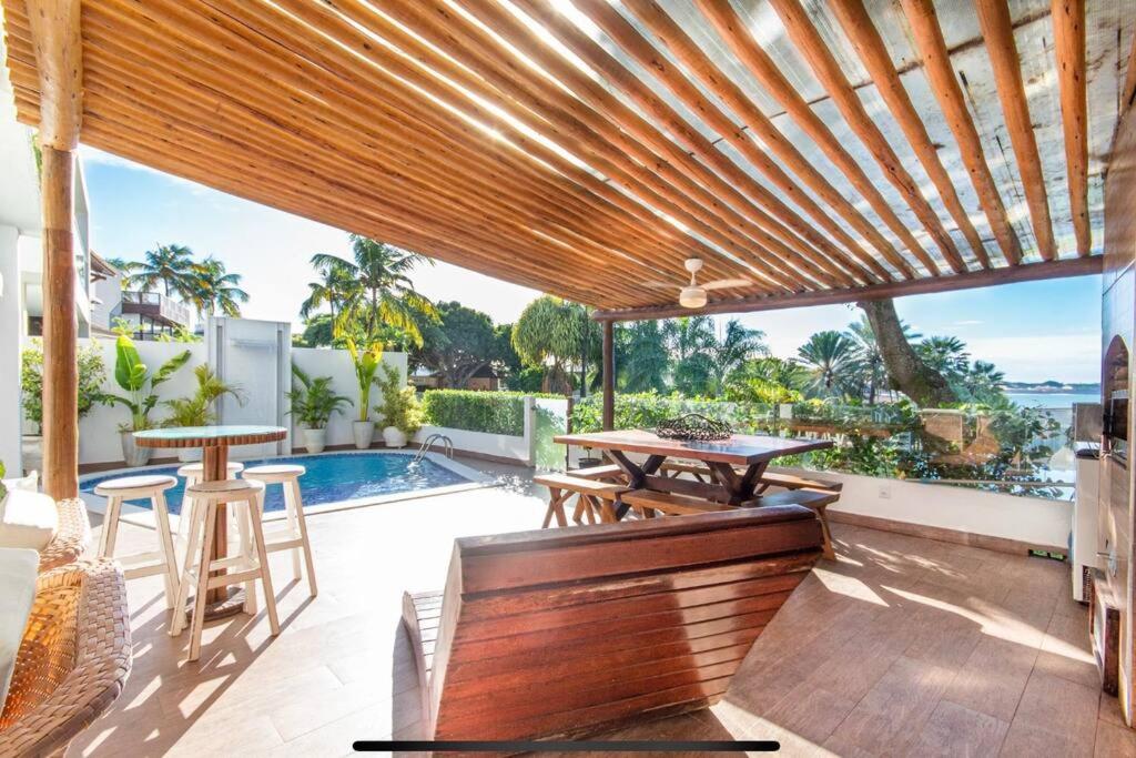 Porto Brasil resort, beira mar, casa com 4 suítes, piscinas
