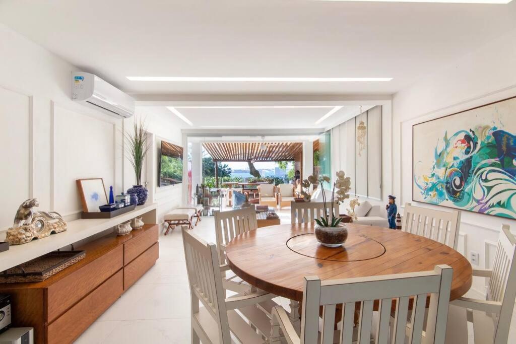 Porto Brasil resort, beira mar, casa com 4 suítes, piscinas