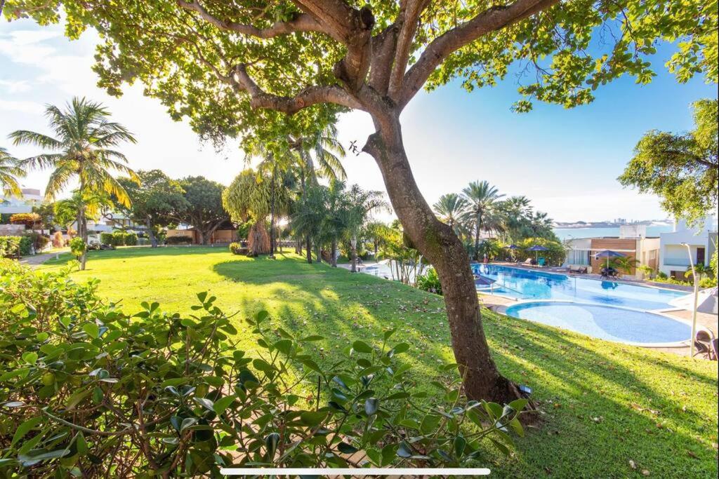 Porto Brasil resort, beira mar, casa com 4 suítes, piscinas