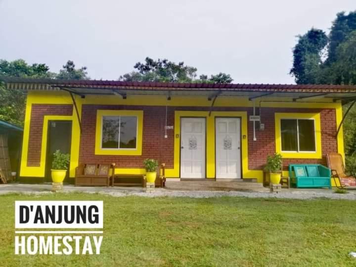 D Anjung Homestay Aisy photo 1