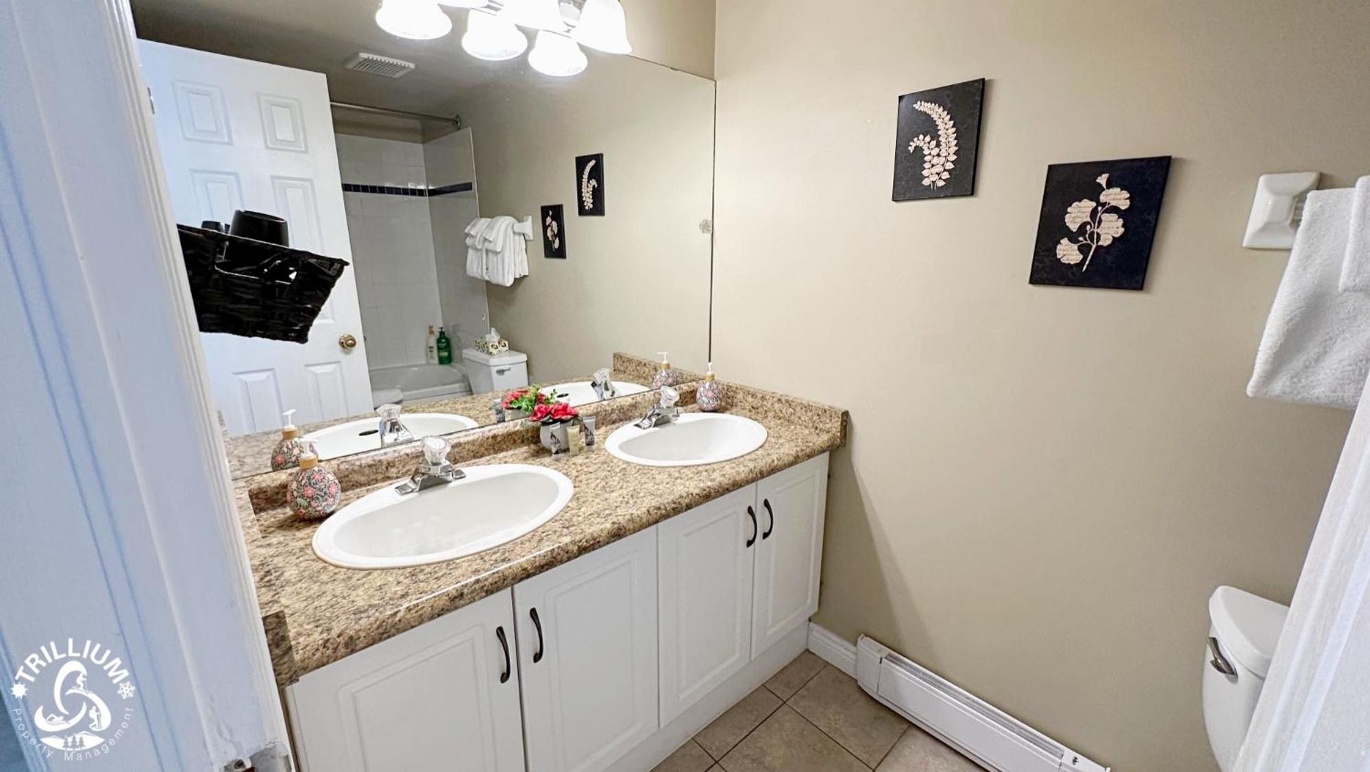 Blue Mtn 1 Bedroom with Mountain View