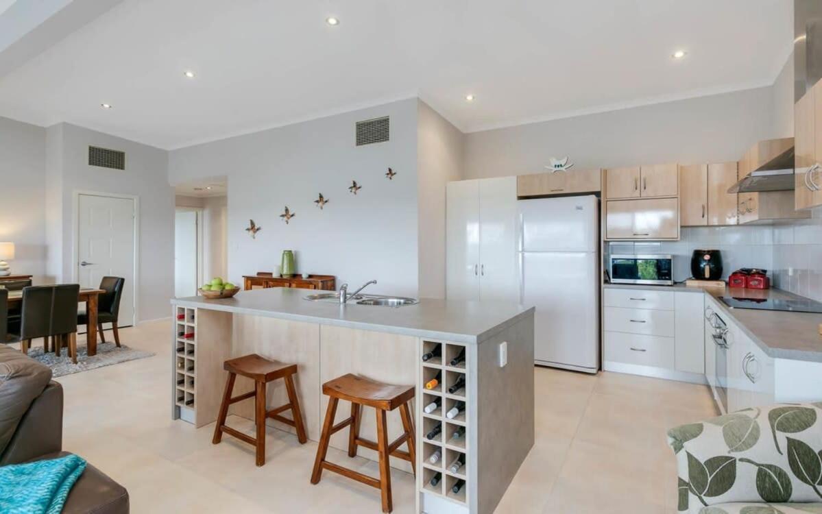 Beach Retreat Goolwa - BYO Linen - Near Beach - Fenced