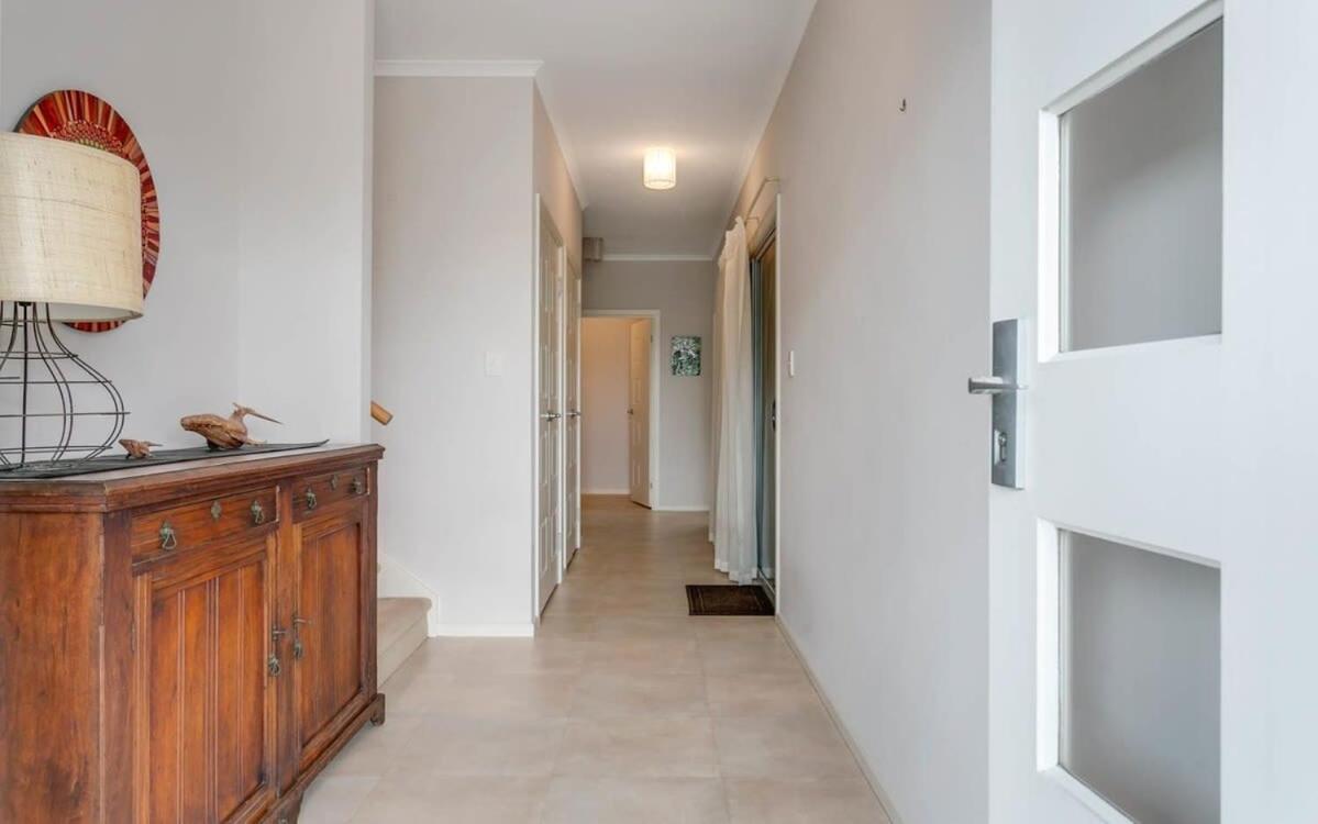 Beach Retreat Goolwa - BYO Linen - Near Beach - Fenced