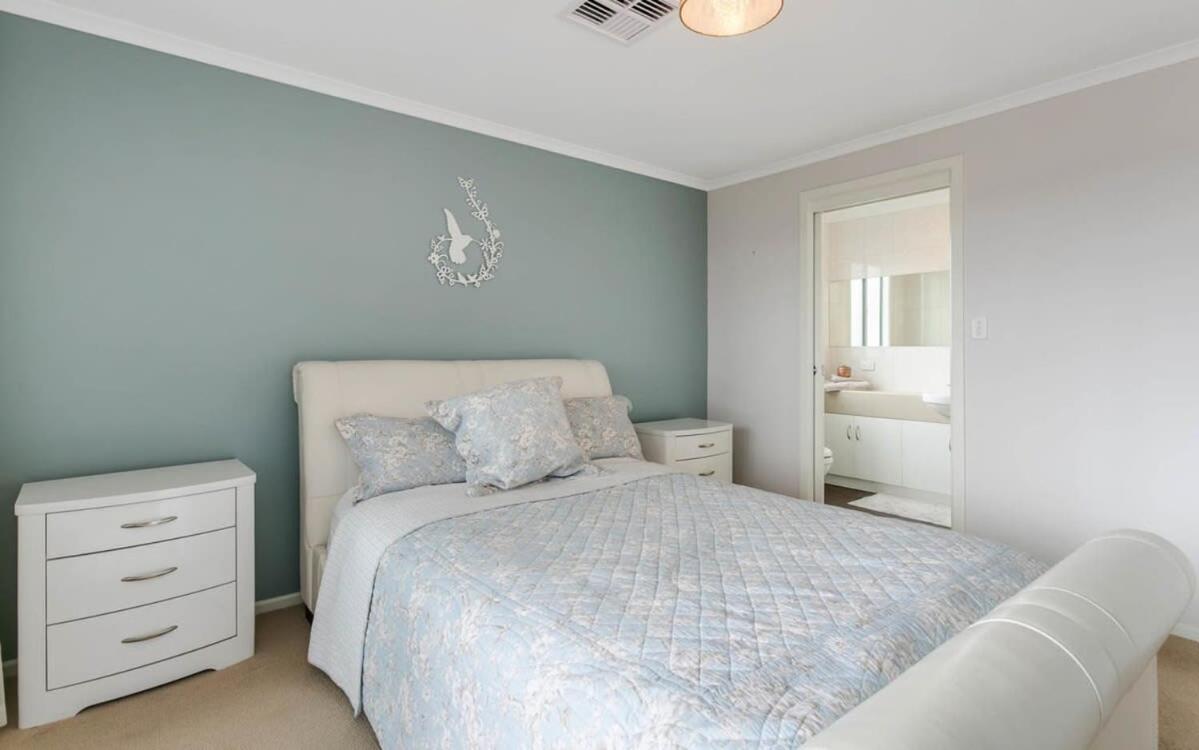 Beach Retreat Goolwa - BYO Linen - Near Beach - Fenced