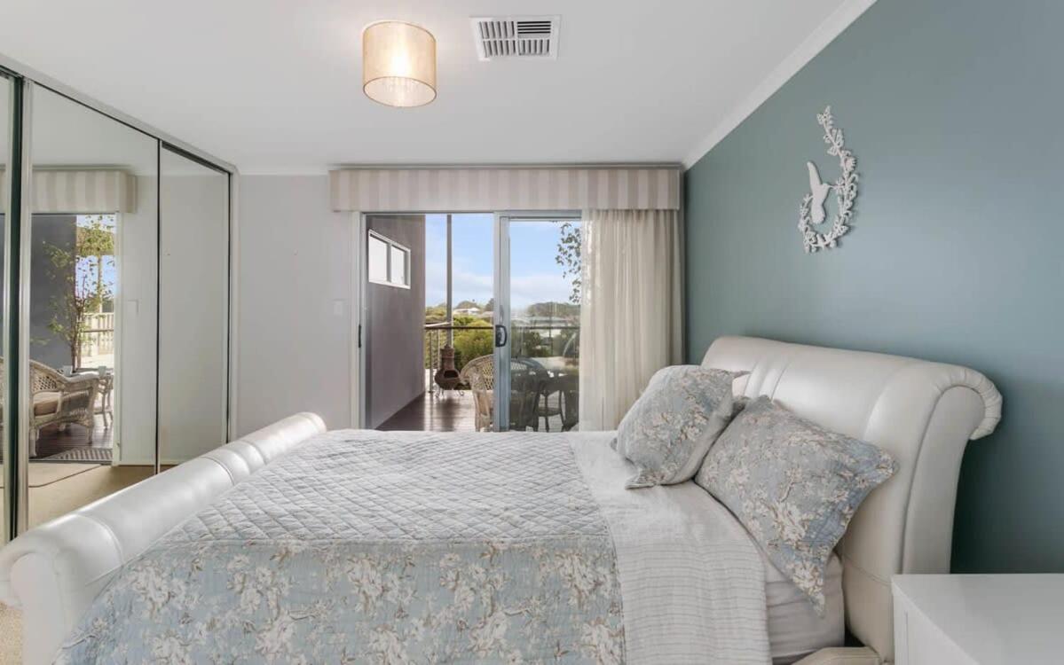 Beach Retreat Goolwa - BYO Linen - Near Beach - Fenced