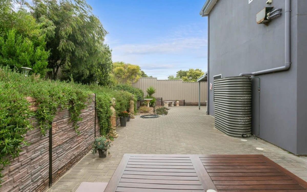 Beach Retreat Goolwa - BYO Linen - Near Beach - Fenced