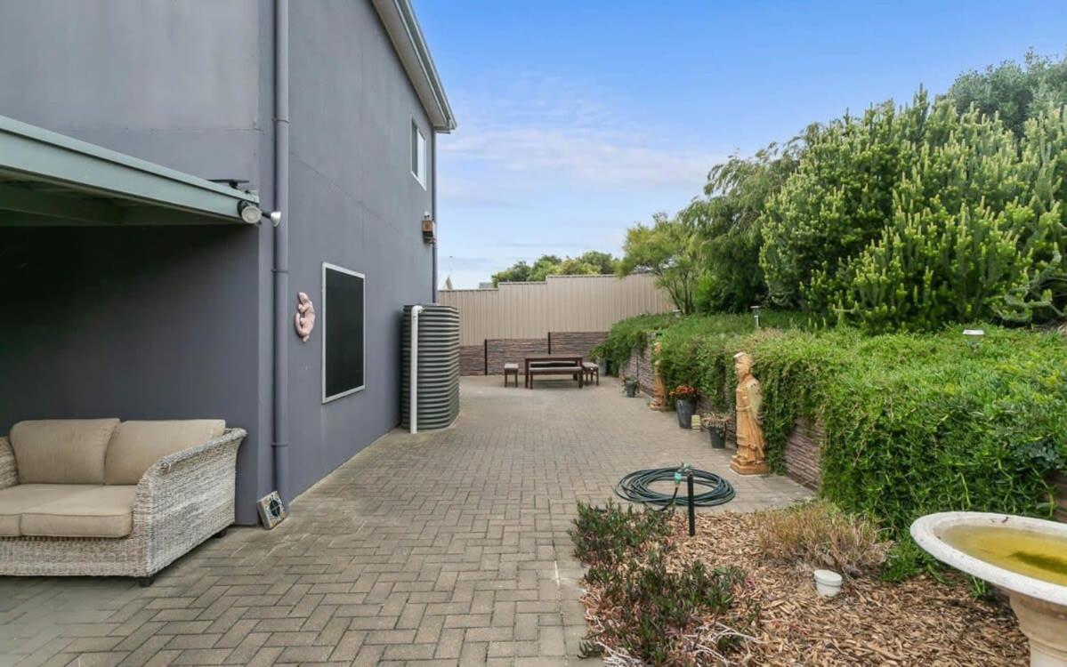 Beach Retreat Goolwa - BYO Linen - Near Beach - Fenced