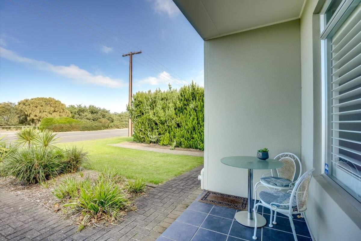 Beach Front Esplanade Victor Harbor - BYO Linen - Wi-Fi - Family