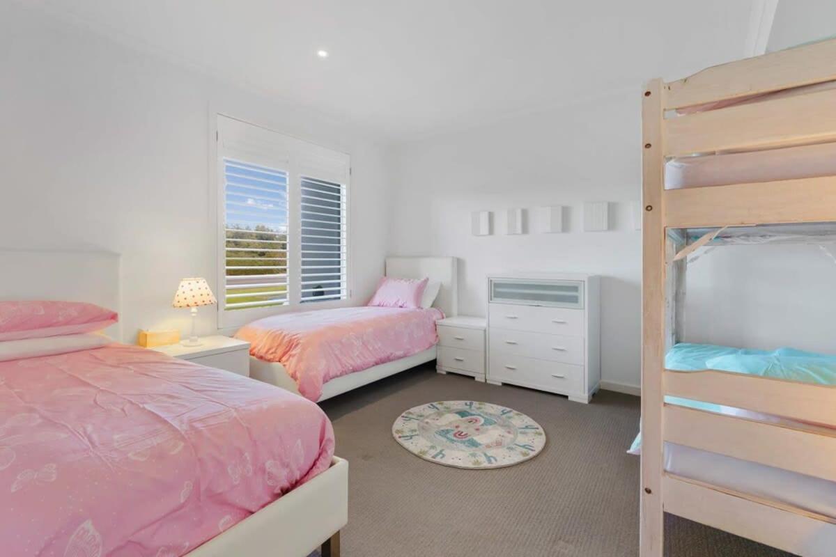 Beach Front Esplanade Victor Harbor - BYO Linen - Wi-Fi - Family