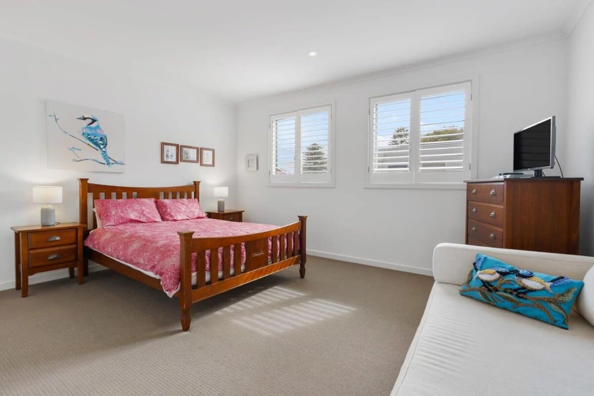 Beach Front Esplanade Victor Harbor - BYO Linen - Wi-Fi - Family