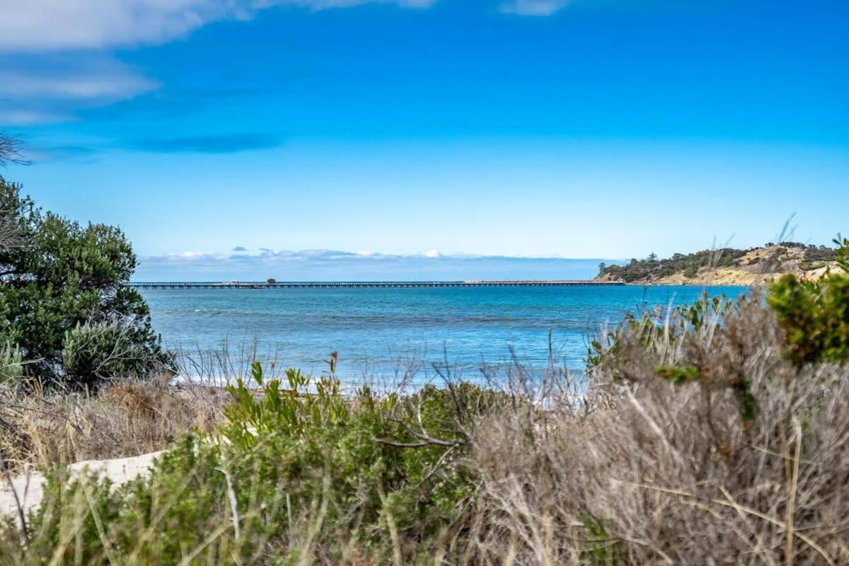 Beach Front Esplanade Victor Harbor - BYO Linen - Wi-Fi - Family