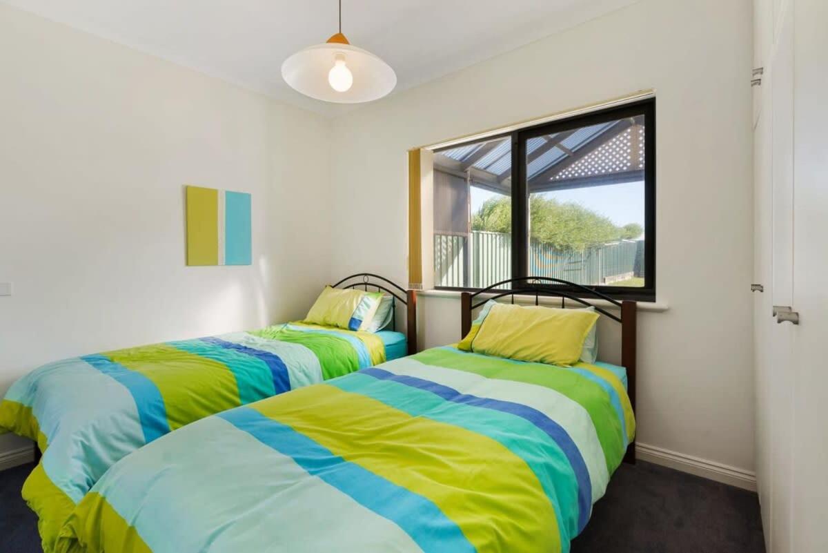 Sweeping Ocean Views -136 Newell - BYO Linen - PetsNegotiable - WiFi