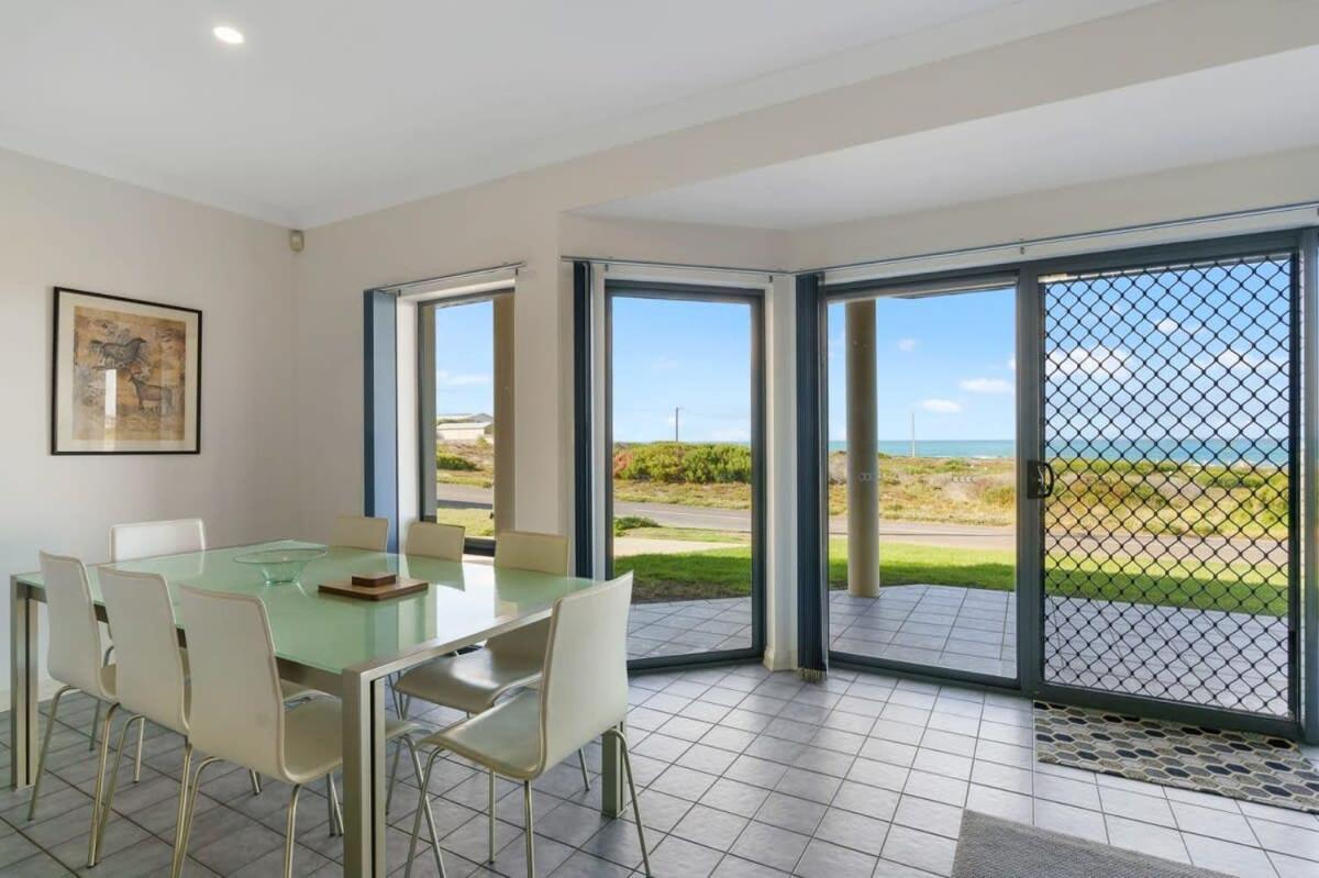 Sweeping Ocean Views -136 Newell - BYO Linen - PetsNegotiable - WiFi