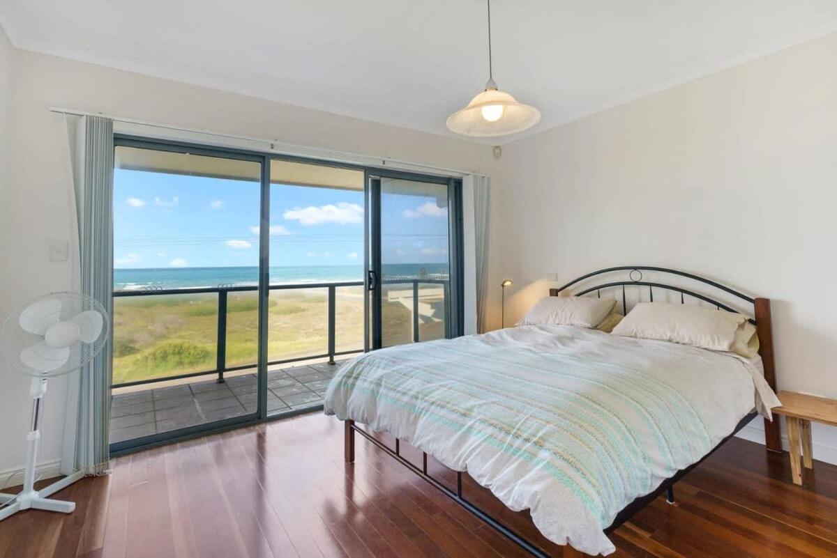 Sweeping Ocean Views -136 Newell - BYO Linen - PetsNegotiable - WiFi