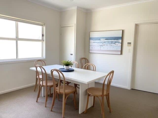 Spinnaker - 2 Sturt Street - BYO Linen