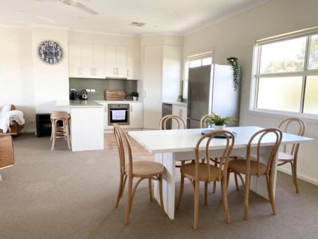 Spinnaker - 2 Sturt Street - BYO Linen