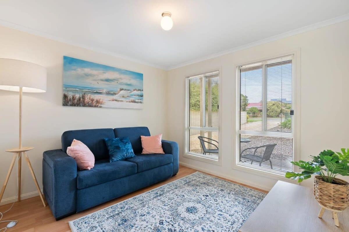Encounters by the Sea 20 Whalers Rd Encounter Bay - BYO Linen