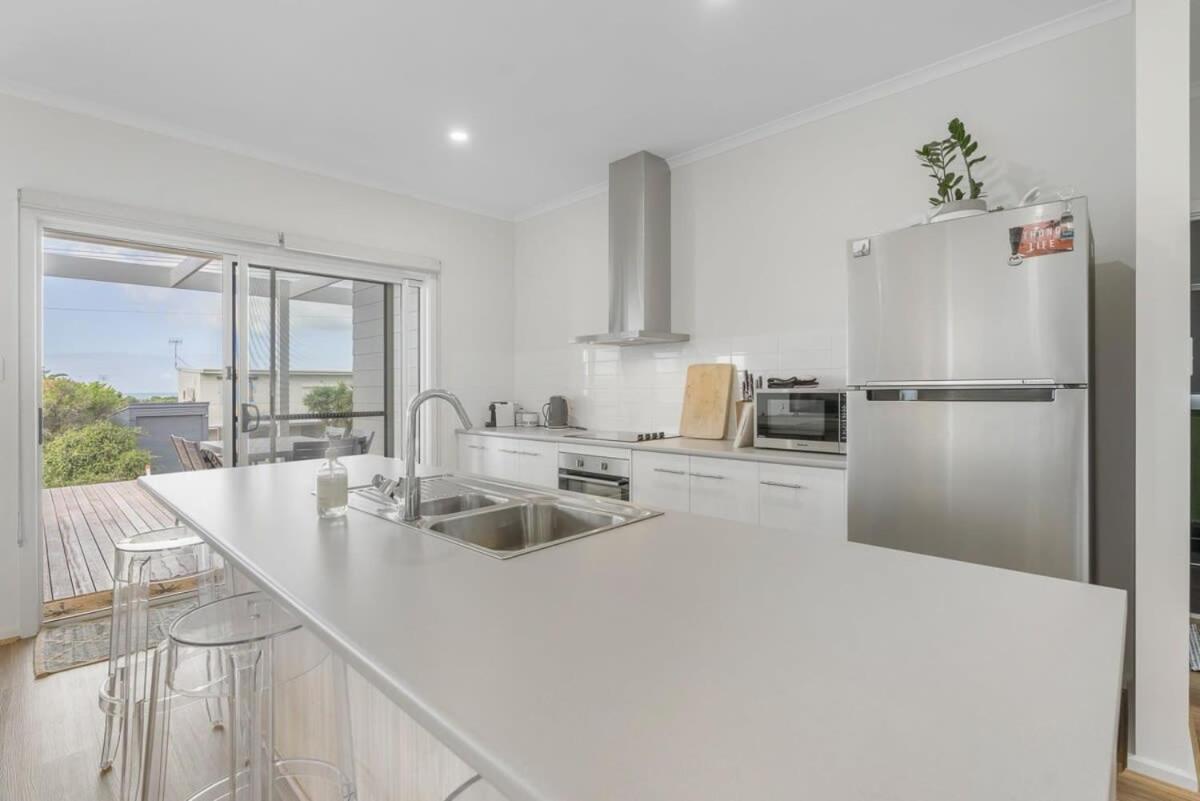 Encounter Bay - BYO Linen - Wi-Fi - Family Friendly - SeaViews