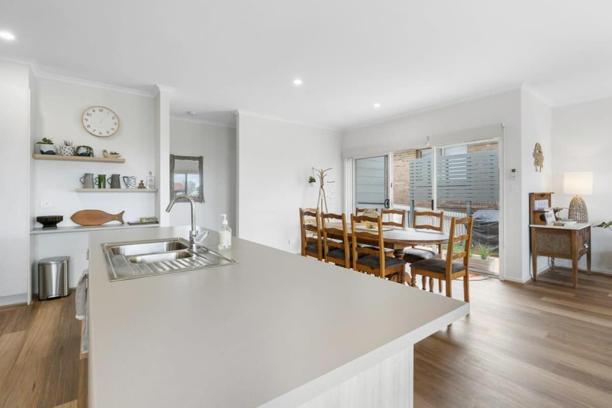 Encounter Bay - BYO Linen - Wi-Fi - Family Friendly - SeaViews